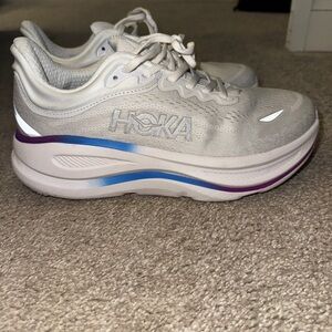 Hoka Bondi 9 (Women’s 10 Men’s 8.5)